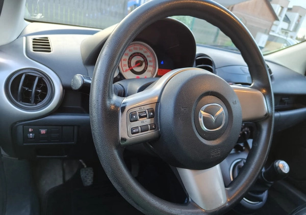 Mazda 2 cena 13900 przebieg: 104618, rok produkcji 2009 z Rzeszów małe 137